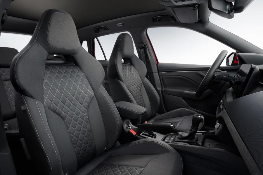 Интерьер Skoda Kamiq 2019 года  (WW) (фото 9 из 217)